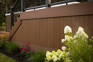 Big backyard ideas use flowers and greenery