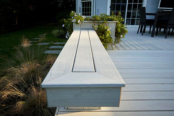 Low deck ideas with built-in bench and planter box