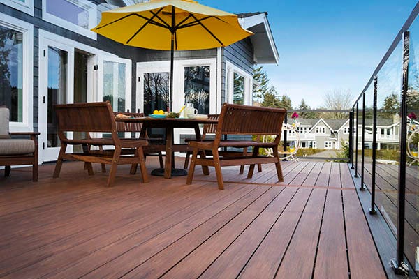 When to replace deck boards made of composite decking material