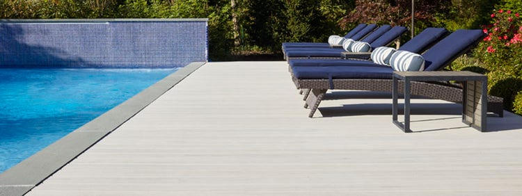 White Composite Decking TimberTech PRO Legacy Collection WhiteWash Cedar Pool