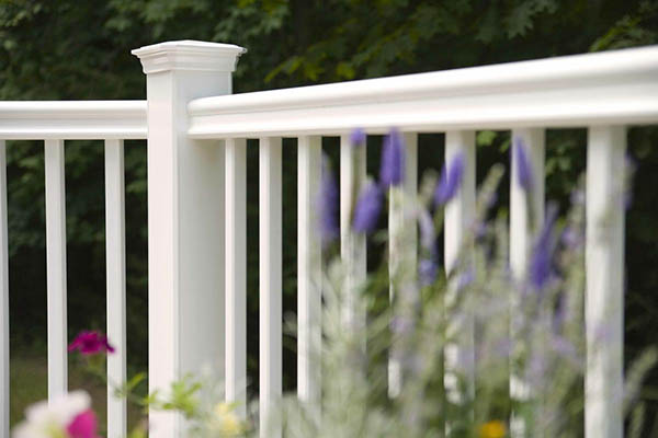 TimberTech-White-Radiance-Rail-Classic-Composite-Series-Railing-Beauty-Shot TimberTech-White-Radiance-Rail-Classic-Composite-Series-Railing-Beauty-Shot