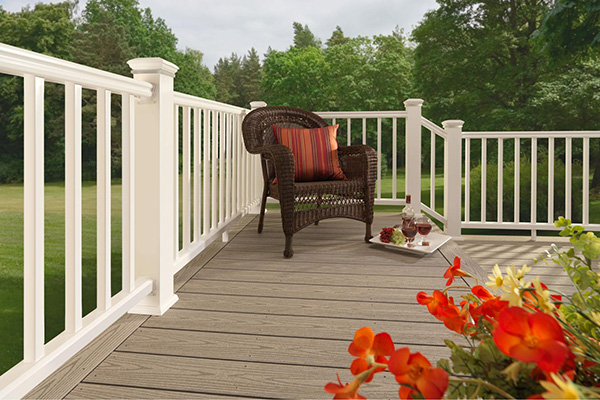 Easy Deck Railing System with RadianceRail Express Smart Set