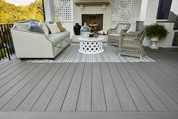 Southern Living Showhome Deck in TimberTech AZEK Vintage Collection Coastline