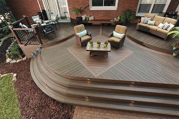 Deck Featuring TimberTech PRO Legacy Collection in Mocha with Pecan Accents and RadianceRail Express Kona