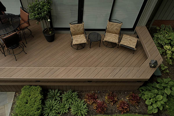 Small outdoor space ideas use diagonals