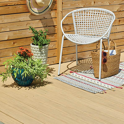 Low maintenance decking reviews for an easy to maintain deck