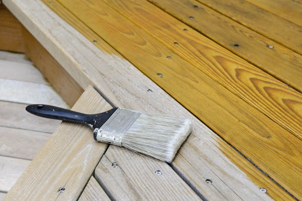 Composite decking material cost doesn't include staining