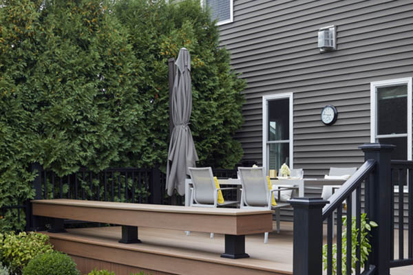Natural deck privacy ideas tall lush plants