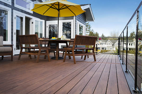 When to replace deck boards made of composite decking material