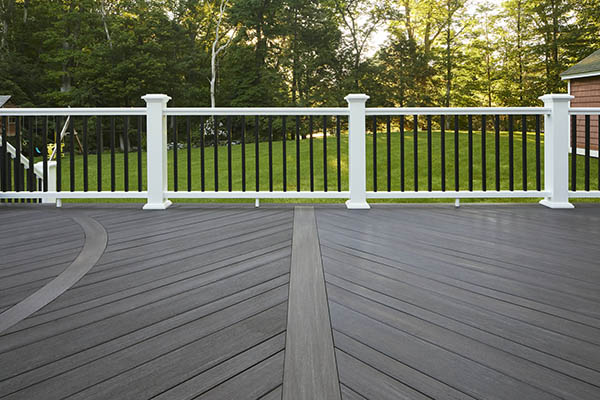 Modern deck designs featuring modern composite decking patterns