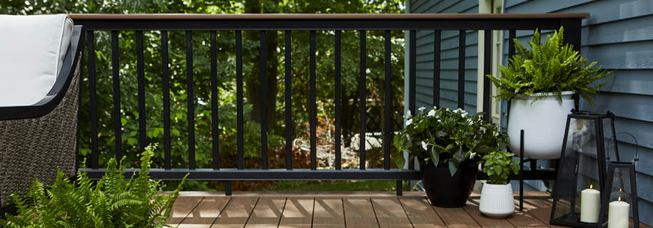 Modern decking railing ideas featuring composite railing