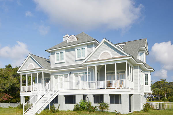 House and deck color combinations for Cape Cod style homes