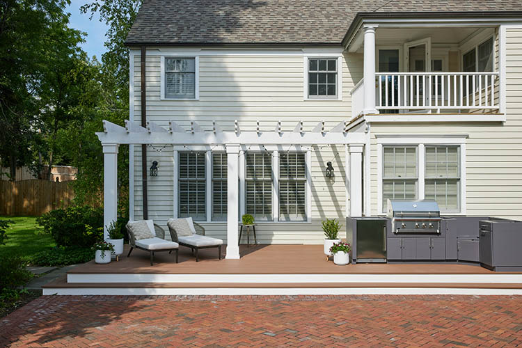 Benefits of coordinating house and deck color combinations