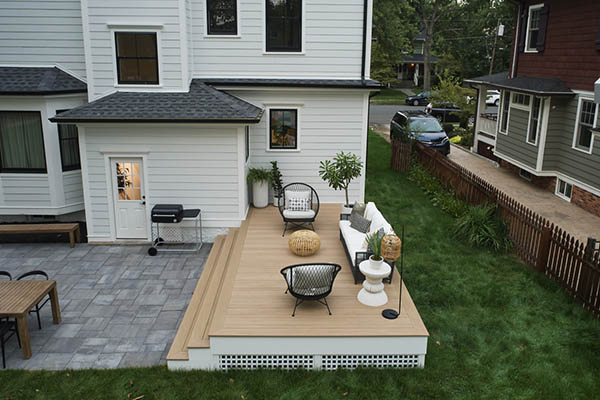 House and deck color combinations for a Scandinavian style