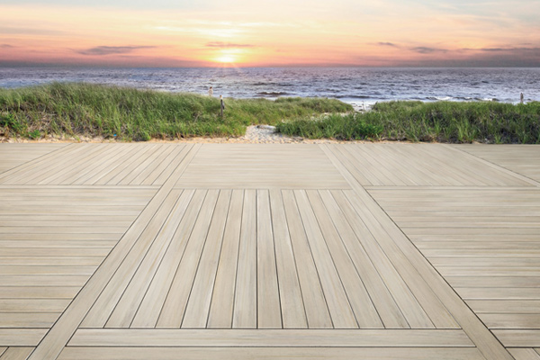 Seaside composite deck made of French White Oak from the TimberTech AZEK Landmark Collection
