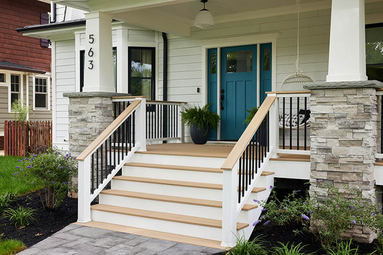 How to design a backyard deck with deck design options like railing