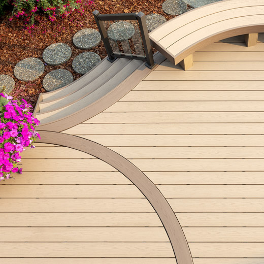 Curved composite deck design with Brownstone and Slate Gray decking