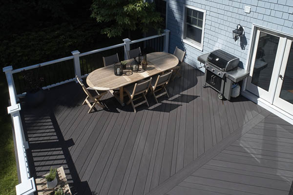 Deck design ideas featuring multi-width decking