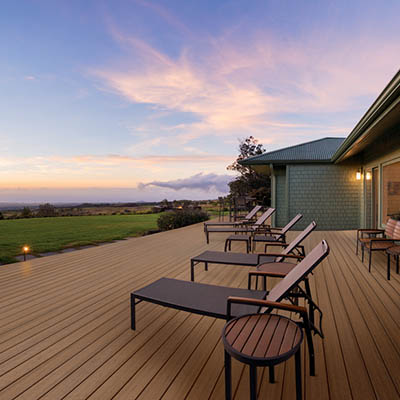 TimberTech EDGE deck with light tan Coconut Husk decking