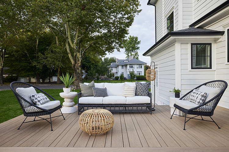 Multi-Width Decking designs include pinstripe pattern