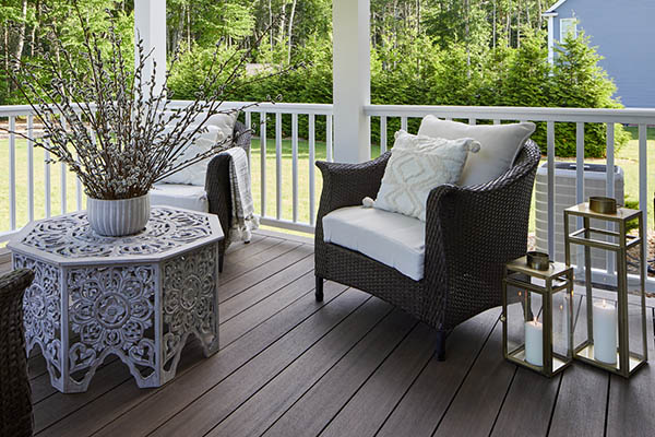 For simple backyard decks opt for lanterns next to furniture