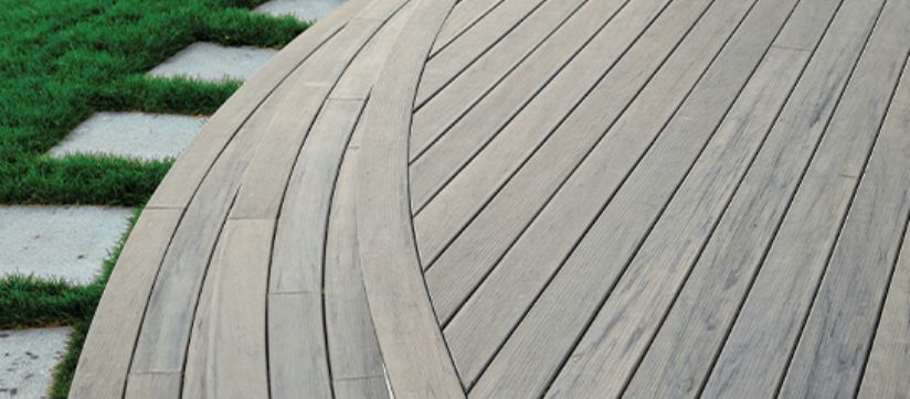 Steps to a deck built with curved TimberTech PRO deck boards