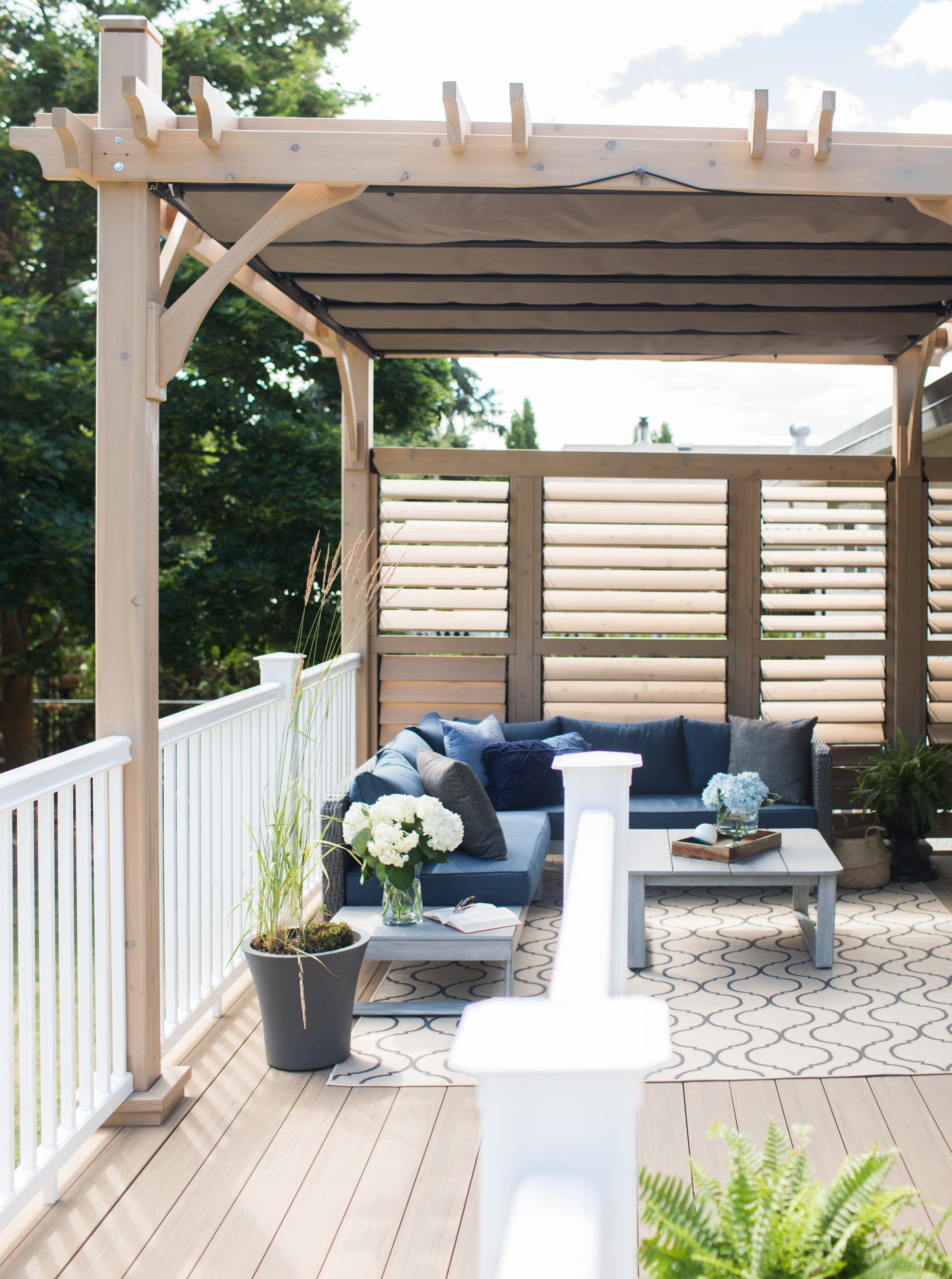 HGTV LIOLI Deck Designs - featured image.jpg